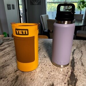 Yeti Insulated Bottle and Holder Set
